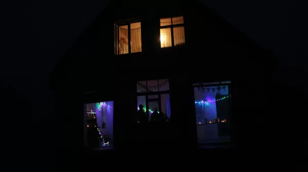 Tikmēr augšas istabā mājīgās noskaņās bērniem top brīnumi