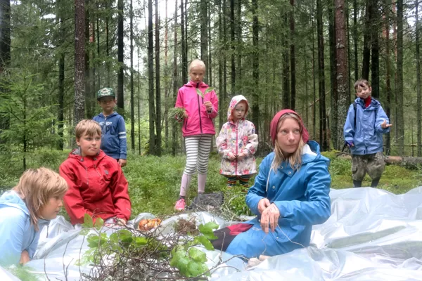 Elzas vadībā veidosim dabas kroņus un iejutīsimies meža tēlos.